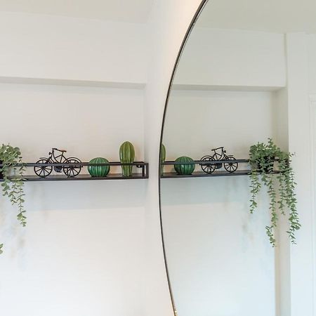 4 Bed City House With Private Garden And Parking Винчестер Экстерьер фото